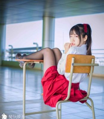 丝袜娇妻调教俱乐部_4K手机在线看