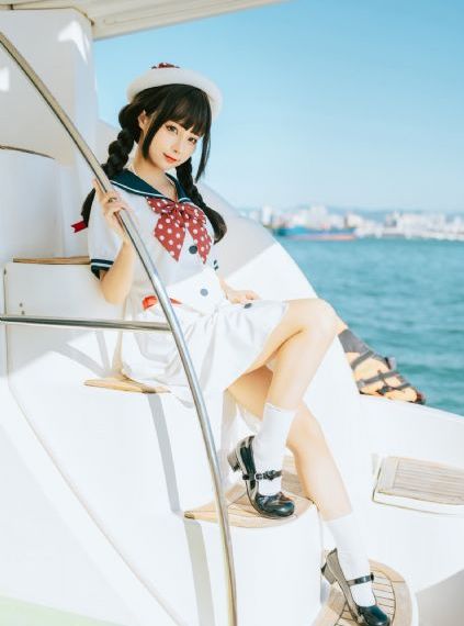 女大学生的沙龙室1_720影视在线观看