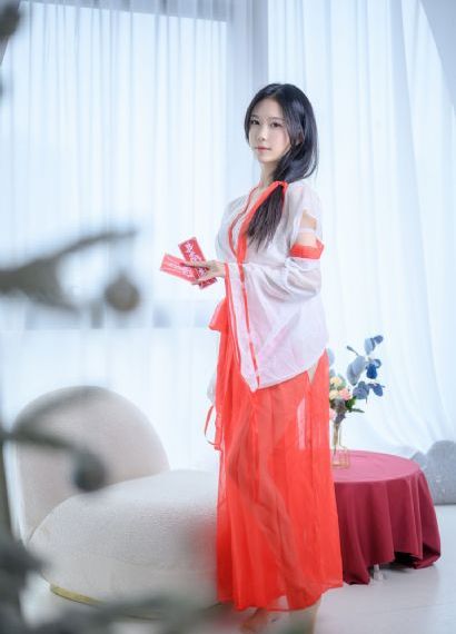 爱丽丝梦游仙境续集_BD免费观看视频