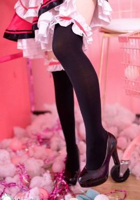 四个少妇去按摩_JVID性感写真