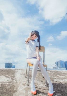 年轻的漂亮教师4韩版_HD韩国电影在线观看